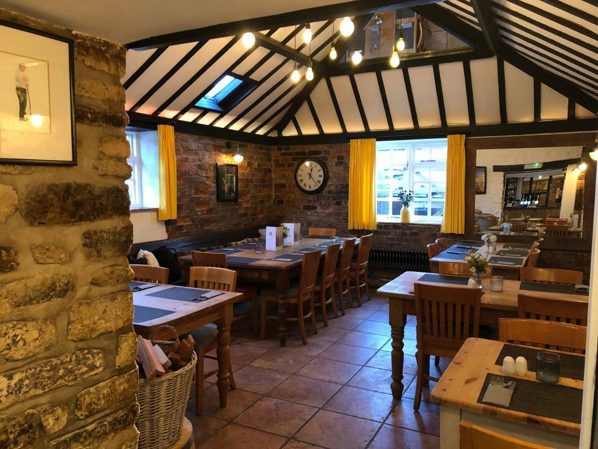 The White Hart Ξενοδοχείο Sherington Εξωτερικό φωτογραφία